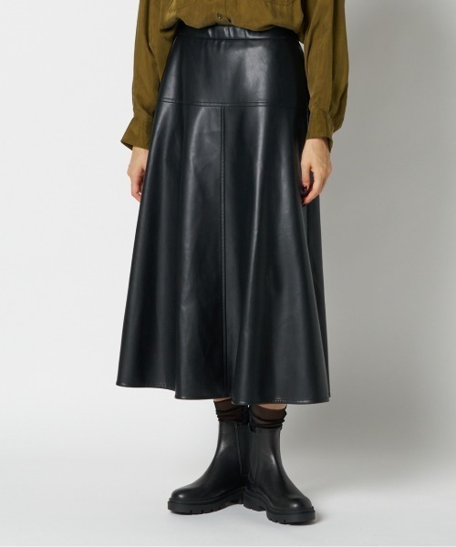 HELIOPOLE（エリオポール）の「SYNTHETIC LEATHER FLARE SKIRT / シンセティックレザー フレアスカート（スカート・レディース・ダークブラウン/ブラック・36/38）」の14枚目の写真