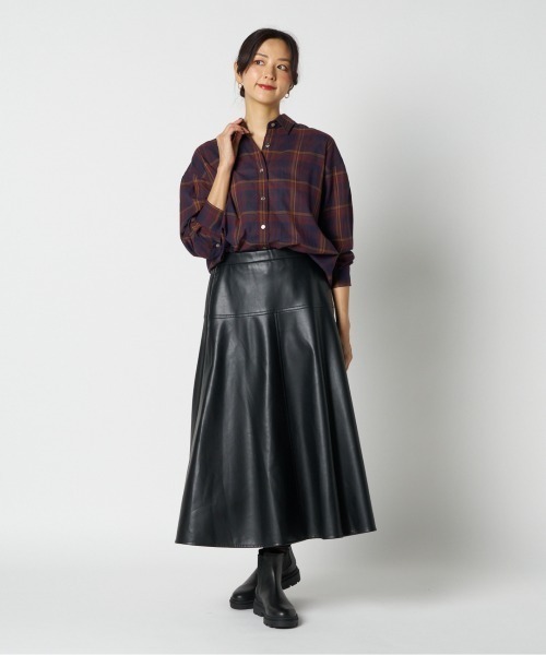 HELIOPOLE（エリオポール）の「SYNTHETIC LEATHER FLARE SKIRT / シンセティックレザー フレアスカート（スカート・レディース・ダークブラウン/ブラック・36/38）」の19枚目の写真