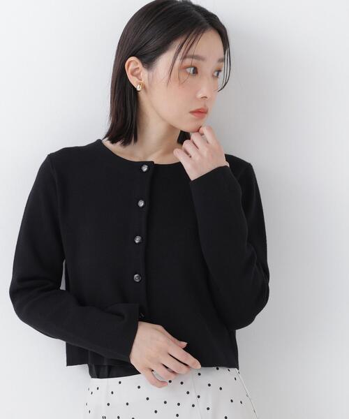 NATURAL BEAUTY BASIC(ナチュラルビューティーベーシック)の「フラワーボタンニットジャケット(カーディガン/ボレロ・レディース・グレー/ブラック/ダークブラウン/ピンク・フリ-)」の2枚目の写真