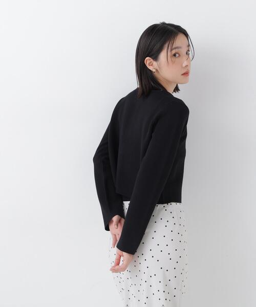 NATURAL BEAUTY BASIC(ナチュラルビューティーベーシック)の「フラワーボタンニットジャケット(カーディガン/ボレロ・レディース・グレー/ブラック/ダークブラウン/ピンク・フリ-)」の9枚目の写真