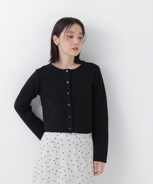 NATURAL BEAUTY BASIC(ナチュラルビューティーベーシック)の「フラワーボタンニットジャケット(カーディガン/ボレロ・レディース・グレー/ブラック/ダークブラウン/ピンク・フリ-)」の11枚目の写真