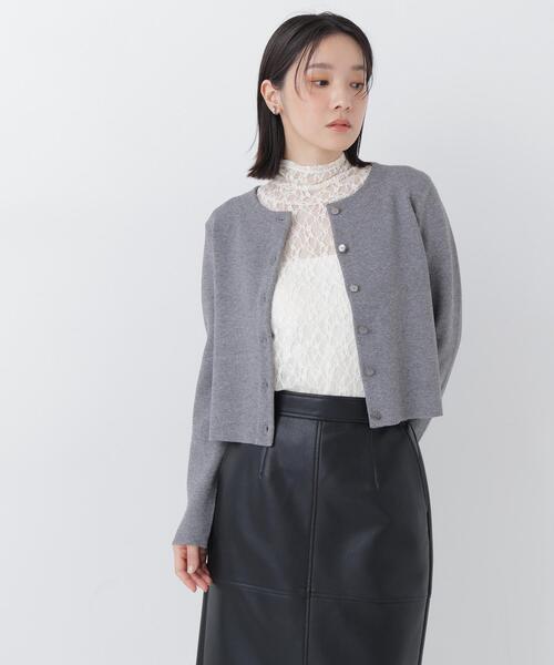 NATURAL BEAUTY BASIC(ナチュラルビューティーベーシック)の「フラワーボタンニットジャケット(カーディガン/ボレロ・レディース・グレー/ブラック/ダークブラウン/ピンク・フリ-)」の17枚目の写真