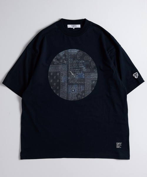 FDMTL(ファンダメンタル)の「FDMTL/ファンダメンタル/PAISLEY TEE(Tシャツ/カットソー・メンズ・ホワイト/ネイビー・4/3/2/1)」の2枚目の写真