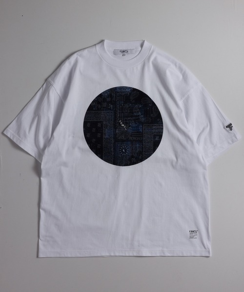 FDMTL(ファンダメンタル)の「FDMTL/ファンダメンタル/PAISLEY TEE(Tシャツ/カットソー・メンズ・ホワイト/ネイビー・4/3/2/1)」の1枚目の写真