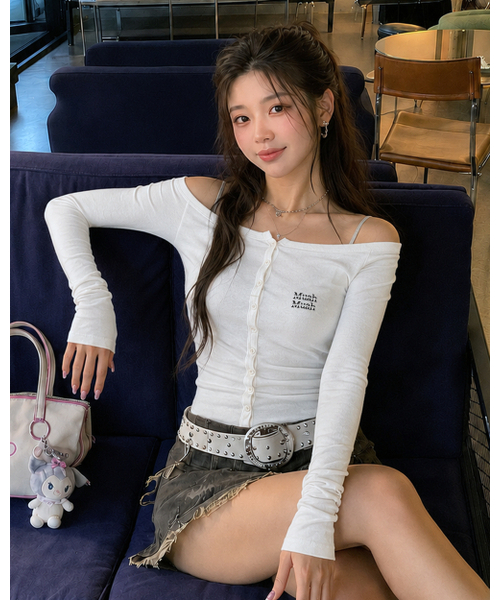 muahmuah（ムーアムーア）の「オフショルダー ヘンリーネック ロングスリーブ [ホワイト]（Tシャツ/カットソー・レディース・その他・FREE）」の8枚目の写真