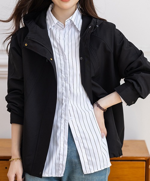 AMAJI(アマジ)の「ショート丈 フード付き アウター(ブルゾン・レディース・ブラック/ベージュ・SMALL/MEDIUM/LARGE/X-LARGE)」の2枚目の写真