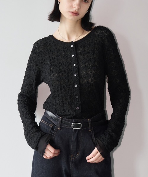 Aimelibra(エメリブラ)の「2WAYレースシアーカットソー/カーディガン(カーディガン/ボレロ・レディース・ブラック/ベージュ・FREE)」の4枚目の写真