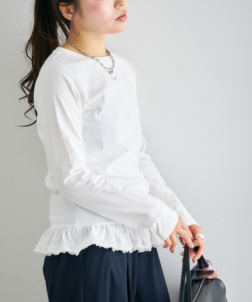 U by SPICK&SPAN（ユーバイスピックアンドスパン）の「《追加》フリルミディカットトップス（Tシャツ/カットソー・レディース・ホワイト/ブラック・FREE）」の2枚目の写真