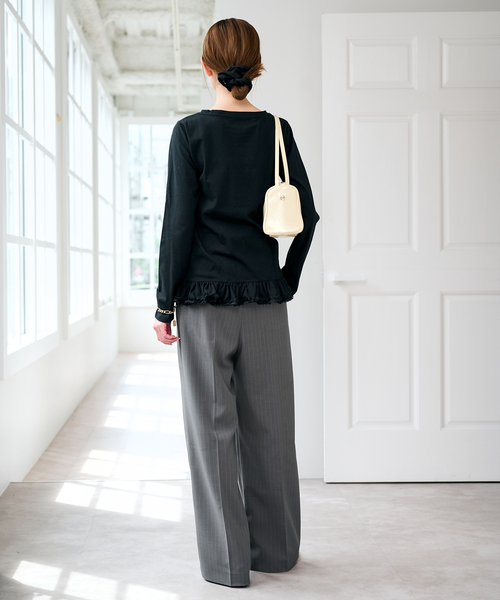 U by SPICK&SPAN（ユーバイスピックアンドスパン）の「《追加》フリルミディカットトップス（Tシャツ/カットソー・レディース・ホワイト/ブラック・FREE）」の4枚目の写真