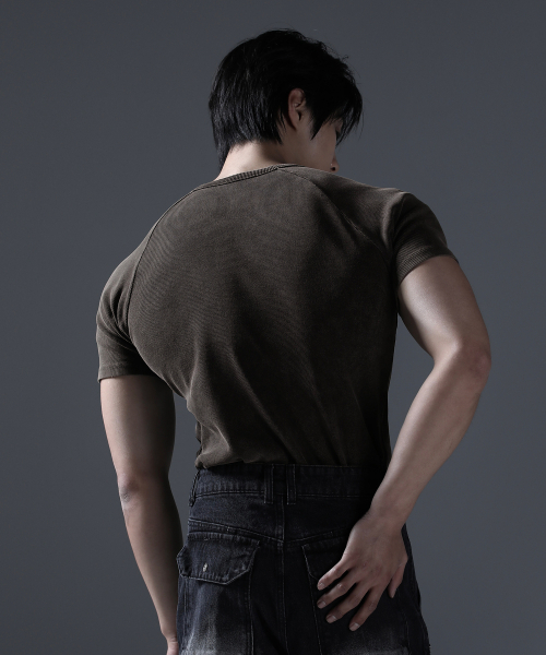 CARMID（カミド）の「アンティックピグメントヘンリーネック半袖[ブラウン]（Tシャツ/カットソー・メンズ・その他・1/2/3）」の6枚目の写真
