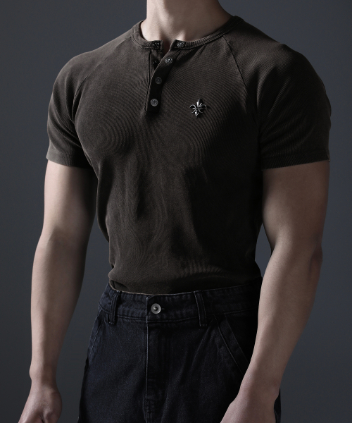 CARMID（カミド）の「アンティックピグメントヘンリーネック半袖[ブラウン]（Tシャツ/カットソー・メンズ・その他・1/2/3）」の9枚目の写真