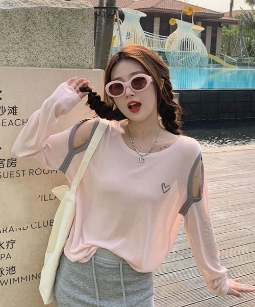 Ritzy(リッツィー)の「ハートプリント配色肩抜きシアー長袖トップス(Tシャツ/カットソー・レディース・ホワイト/ベージュ/ピンク/ミント・FREE)」の14枚目の写真