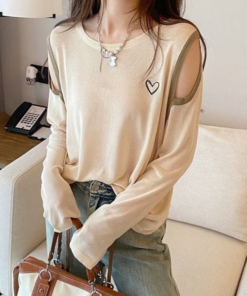 Ritzy(リッツィー)の「ハートプリント配色肩抜きシアー長袖トップス(Tシャツ/カットソー・レディース・ホワイト/ベージュ/ピンク/ミント・FREE)」の18枚目の写真