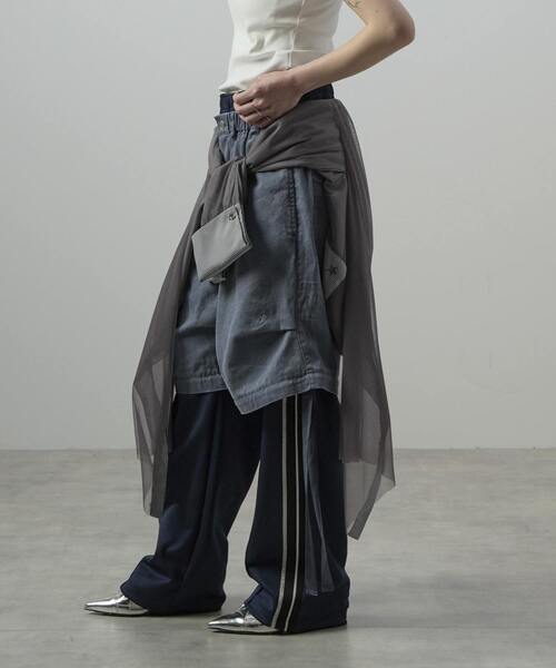 CONVERSE TOKYO（コンバーストウキョウ）の「SIDE LINE LOOSE TRACK PANTS（その他パンツ・レディース・ブラック/カーキ/チャコールグレー/ライトグレー・SMALL/MEDIUM/LARGE）」の12枚目の写真