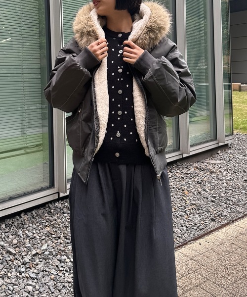 SEN TOKYO(セントーキョー)の「メタルスタッズジップアップファーアウター(ナイロンジャケット・レディース・ブラック/グレー・SMALL/MEDIUM)」の19枚目の写真