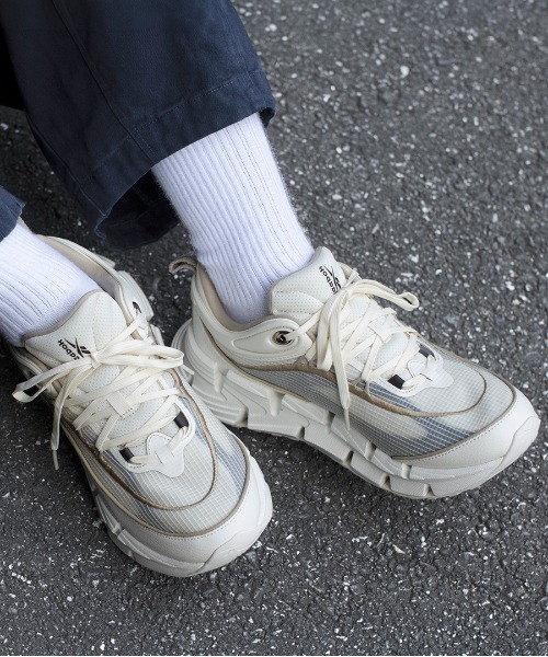 Reebok(リーボック)の「フロートジグ アンコール / FLOATZIG ENCORE(スニーカー・メンズ・ブラック×ホワイト/アイボリー/ブラック・29.0cm/25.0cm/30.0cm/28.5cm/28.0cm/27.5cm/27.0cm/25.5cm/31cm/26.5cm/26.0cm)」の5枚目の写真