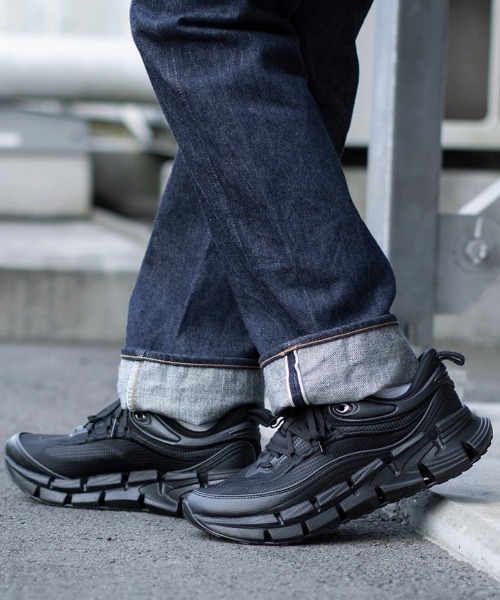 Reebok(リーボック)の「フロートジグ アンコール / FLOATZIG ENCORE(スニーカー・メンズ・ブラック×ホワイト/アイボリー/ブラック・29.0cm/25.0cm/30.0cm/28.5cm/28.0cm/27.5cm/27.0cm/25.5cm/31cm/26.5cm/26.0cm)」の6枚目の写真