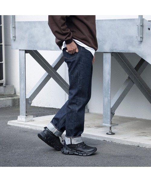Reebok(リーボック)の「フロートジグ アンコール / FLOATZIG ENCORE(スニーカー・メンズ・ブラック×ホワイト/アイボリー/ブラック・29.0cm/25.0cm/30.0cm/28.5cm/28.0cm/27.5cm/27.0cm/25.5cm/31cm/26.5cm/26.0cm)」の11枚目の写真