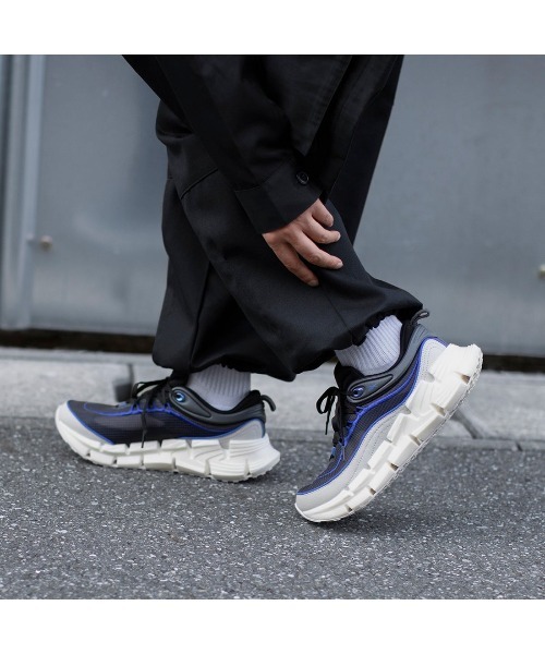 Reebok(リーボック)の「フロートジグ アンコール / FLOATZIG ENCORE(スニーカー・メンズ・ブラック×ホワイト/アイボリー/ブラック・29.0cm/25.0cm/30.0cm/28.5cm/28.0cm/27.5cm/27.0cm/25.5cm/31cm/26.5cm/26.0cm)」の8枚目の写真