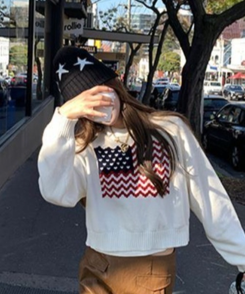 AVYL(アヴィル)の「ハート国旗柄 オーバーサイズジャガードニットプルオーバー(ニット/セーター・レディース・ホワイト/ネイビー・M)」の6枚目の写真