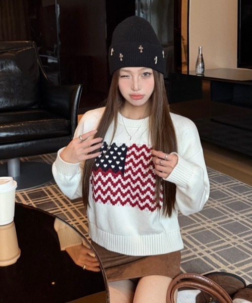 AVYL(アヴィル)の「ハート国旗柄 オーバーサイズジャガードニットプルオーバー(ニット/セーター・レディース・ホワイト/ネイビー・M)」の21枚目の写真