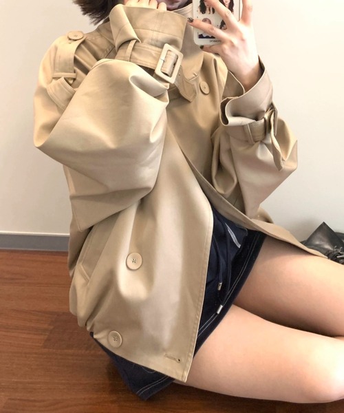 Vipoa（ヴィポア）の「Balloon hem short trench coat（トレンチコート・レディース・ベージュ・FREE）」の5枚目の写真