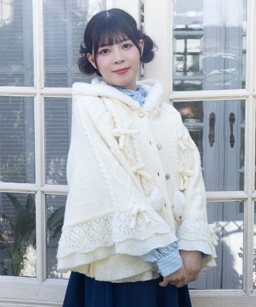 axes femme POETIQUE（アクシーズファムポエティック）の「リボン付き裏ボアニットケープ（カーディガン/ボレロ・レディース・キナリ/ワイン/ピンク/ブラック・MEDIUM）」の14枚目の写真