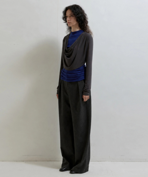 VOYONN(ボヨン)の「ウールレーヨンネックドレープクロップトップ グレー 0214(Tシャツ/カットソー・レディース・ダークグレー・FREE)」の3枚目の写真