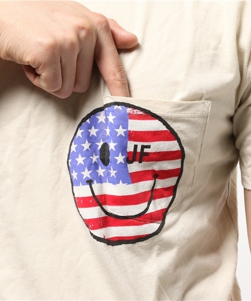 JUNK FOOD(ジャンクフード)の「flag Smile Tシャツ(Tシャツ/カットソー・メンズ・アイボリー・MEDIUM)」の6枚目の写真
