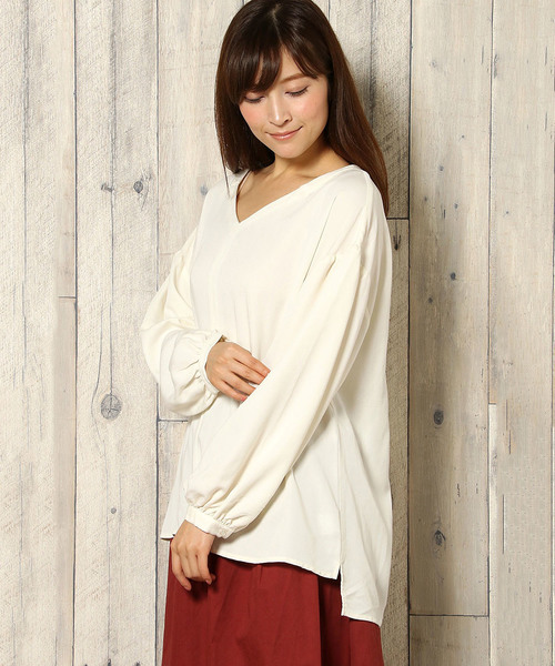 LBC（エルビーシー）の「レーヨンEVボリューム袖ブラウス               （シャツ/ブラウス・レディース・オフホワイト/ダークグレー・LARGE/MEDIUM）」の2枚目の写真