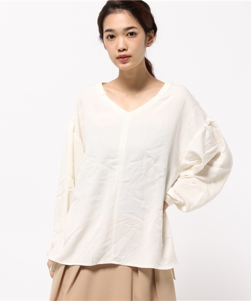 LBC（エルビーシー）の「レーヨンEVボリューム袖ブラウス               （シャツ/ブラウス・レディース・オフホワイト/ダークグレー・LARGE/MEDIUM）」の10枚目の写真