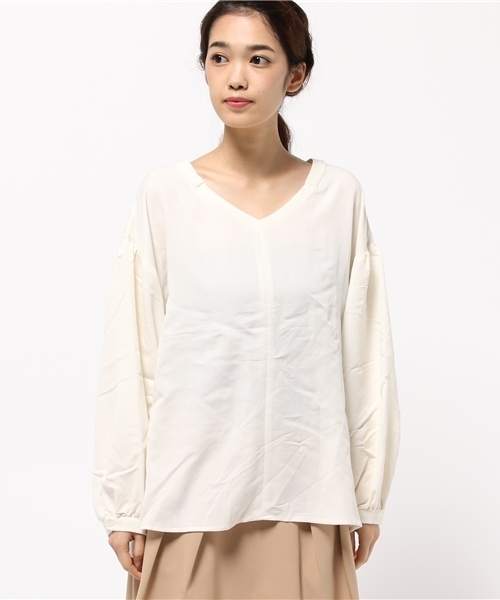 LBC（エルビーシー）の「レーヨンEVボリューム袖ブラウス               （シャツ/ブラウス・レディース・オフホワイト/ダークグレー・LARGE/MEDIUM）」の3枚目の写真