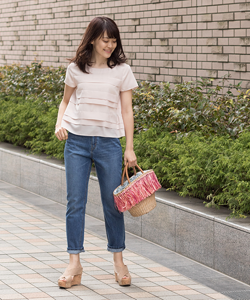 NATURAL BEAUTY BASIC（ナチュラルビューティーベーシック）の「【JJ_5月号掲載】バイカラーフリンジバスケット（かごバッグ・レディース・ピンク/ネイビー・ﾌﾘ-）」の12枚目の写真