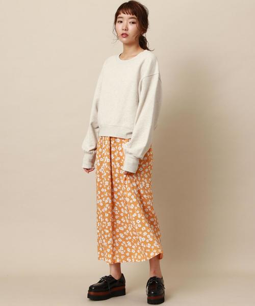 Another Edition(アナザーエディション)の「【WEB限定】ウラケトップス×フラワープリントスカート(ワンピース・レディース・グレー/ナチュラル・FREE)」の2枚目の写真