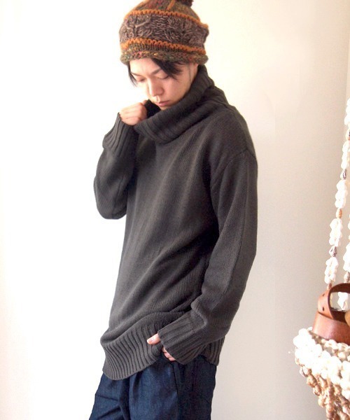 BEATJIVE（ビートジャイブ）の「タートルネックビッグシルエットローゲージニットセーター（ニット/セーター・メンズ・チャコールグレー/ブラック/ブラック系その他・FREE）」の3枚目の写真