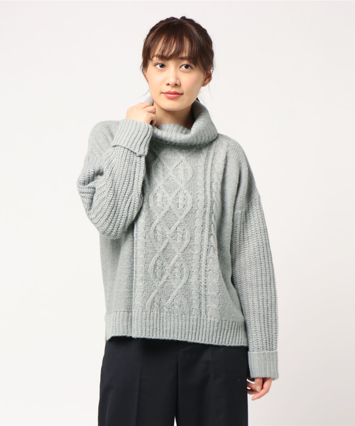KOBE LETTUCE(コウベレタス)の「ゆるタートルネック★ミドルゲージケーブルニットトップス(ニット/セーター・レディース・グレー/サックスブルー/アイボリー/ラベンダー/ベージュ系その他・FREE)」の3枚目の写真