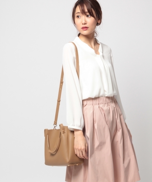 BLISS POINT(ブリスポイント)の「レザータッチ4WAYBAG/780026(トートバッグ・レディース・ライトグレー/ブラック/ベージュ/ピンク/ライトブルー/ライトベージュ/ホワイト・ONE SIZE)」の4枚目の写真