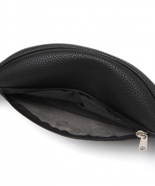 GLOBAL WORK（グローバルワーク）の「フェイクレザーウェストバッグ/780737（ボディバッグ/ウエストポーチ・メンズ・ブラック/ベージュ・FREE）」の3枚目の写真