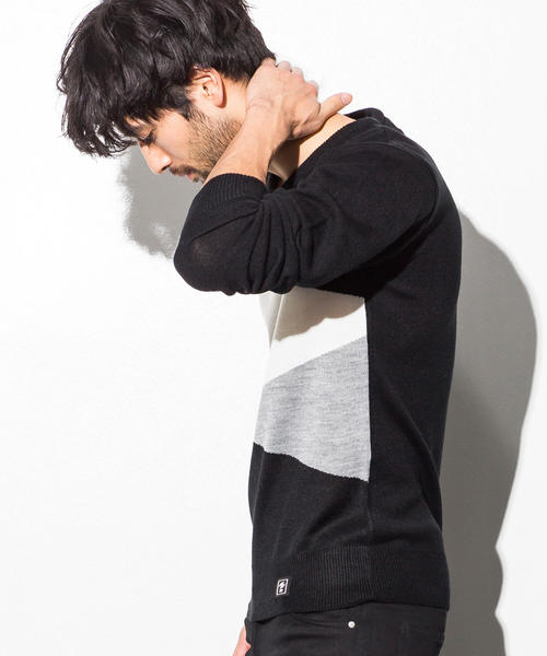 AZbyjunhashimoto_(エーゼイバイジュンハシモト)の「AZ by junhashimoto(エーゼイ バイ ジュンハシモト)ブロッキングカラーニット(ニット/セーター・メンズ・オフホワイト/ブラック/ブルー・LARGE/MEDIUM/X-LARGE/SMALL)」の4枚目の写真