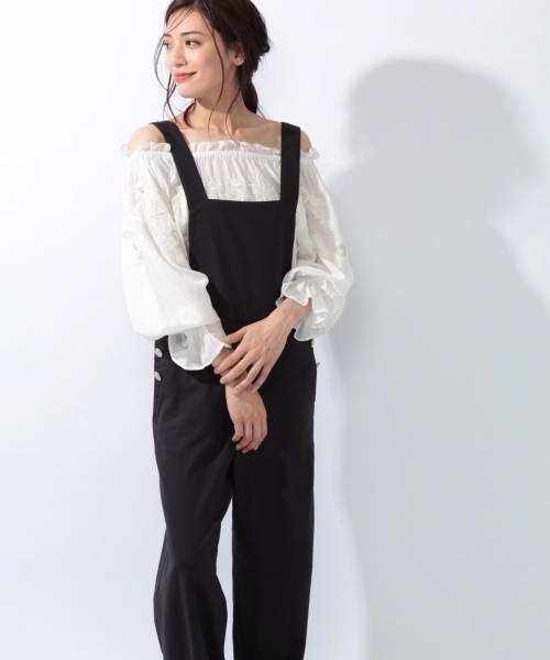 laboratory work(ラボラトリーワーク)の「フラワーザリ刺繍オフショルダーブラウス(シャツ/ブラウス・レディース・オフホワイト/ベージュ/ネイビー・MEDIUM)」の15枚目の写真