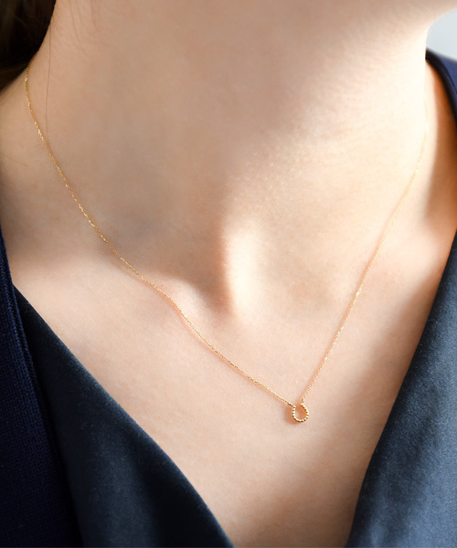 Phoebe（フィービィー）の「<ラストワン>【K10】ホースシューネックレス（ネックレス・レディース・ゴールド/その他3/その他2/その他1・FREE）」の7枚目の写真