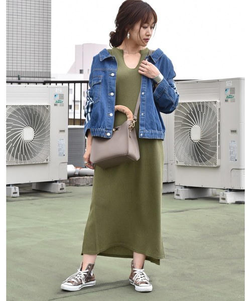 LHELBIE(レルビエ)の「楽チンワッフルVネックロングスリットワンピース(ワンピース・レディース・ブラック/グレー/カーキ・M)」の15枚目の写真