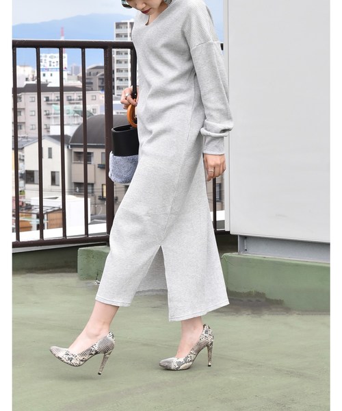 LHELBIE(レルビエ)の「楽チンワッフルVネックロングスリットワンピース(ワンピース・レディース・ブラック/グレー/カーキ・M)」の10枚目の写真