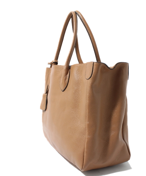 NANO universe(ナノユニバース)の「Sentore Amaranto/チャーム付インバッグレザートート(トートバッグ・レディース・ダークブラウン/ベージュ/グレー/アイボリー・FREE)」の6枚目の写真