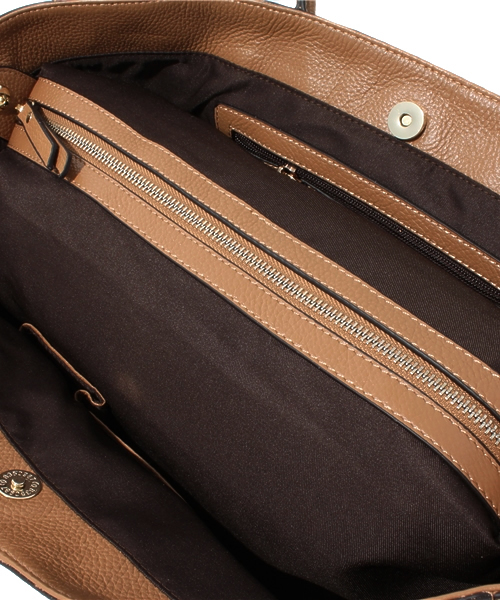 NANO universe(ナノユニバース)の「Sentore Amaranto/チャーム付インバッグレザートート(トートバッグ・レディース・ダークブラウン/ベージュ/グレー/アイボリー・FREE)」の10枚目の写真