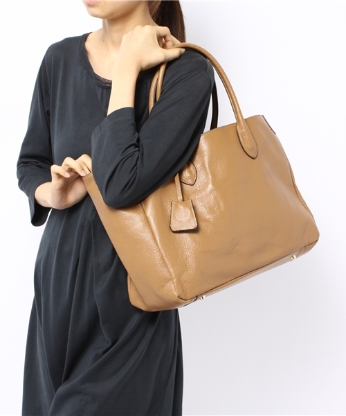 NANO universe(ナノユニバース)の「Sentore Amaranto/チャーム付インバッグレザートート(トートバッグ・レディース・ダークブラウン/ベージュ/グレー/アイボリー・FREE)」の5枚目の写真