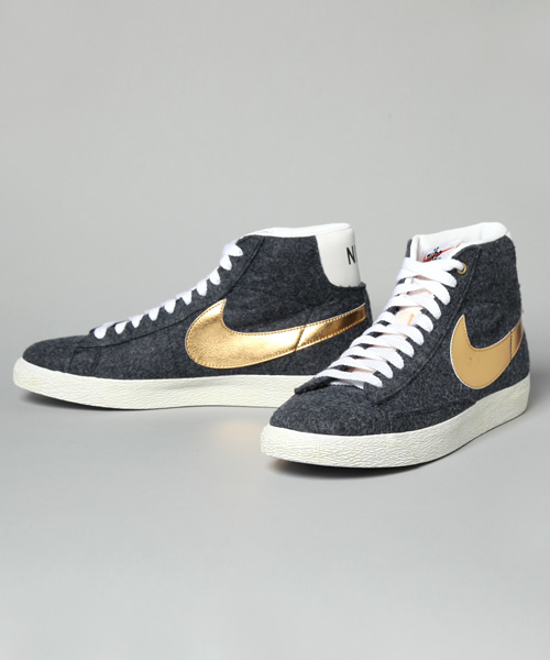 BEAMS(ビームス)の「NIKE SPORTSWEAR / BLAZER MID PRM VNTG(スニーカー・メンズ・チャコールグレー/ネイビー・26/27/28/28.5/26.5/27.5)」の9枚目の写真