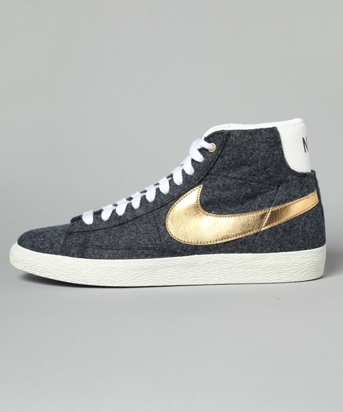 BEAMS(ビームス)の「NIKE SPORTSWEAR / BLAZER MID PRM VNTG(スニーカー・メンズ・チャコールグレー/ネイビー・26/27/28/28.5/26.5/27.5)」の13枚目の写真