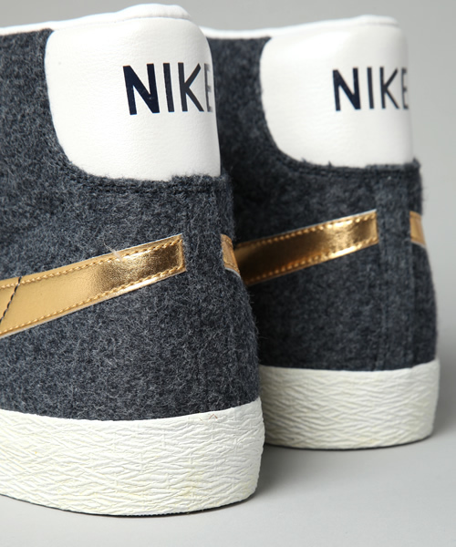BEAMS(ビームス)の「NIKE SPORTSWEAR / BLAZER MID PRM VNTG(スニーカー・メンズ・チャコールグレー/ネイビー・26/27/28/28.5/26.5/27.5)」の22枚目の写真