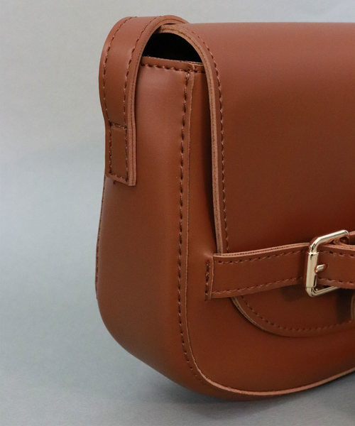 florist(フローリスト)の「タイベルトプレーンショルダーバッグ(ショルダーバッグ・レディース・ホワイト/ブラック/ブラウン/キャメル・FREE)」の8枚目の写真